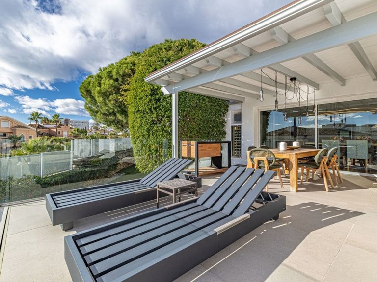 Villa for Sale in Las Chapas, Malaga 21