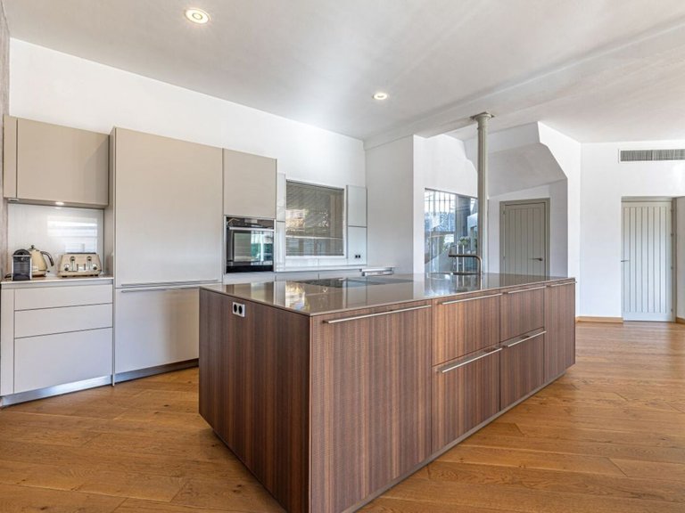 Villa for Sale in Las Chapas, Malaga 28