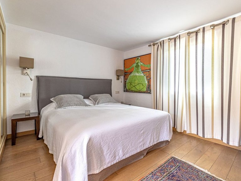 Villa for Sale in Las Chapas, Malaga 41