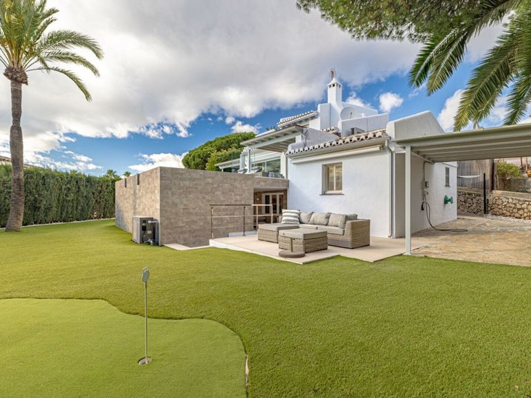 Villa for Sale in Las Chapas, Malaga 47