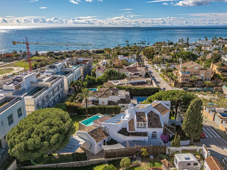 Villa for Sale in Las Chapas, Malaga 52