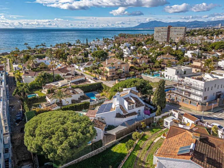 Villa for Sale in Las Chapas, Malaga 53