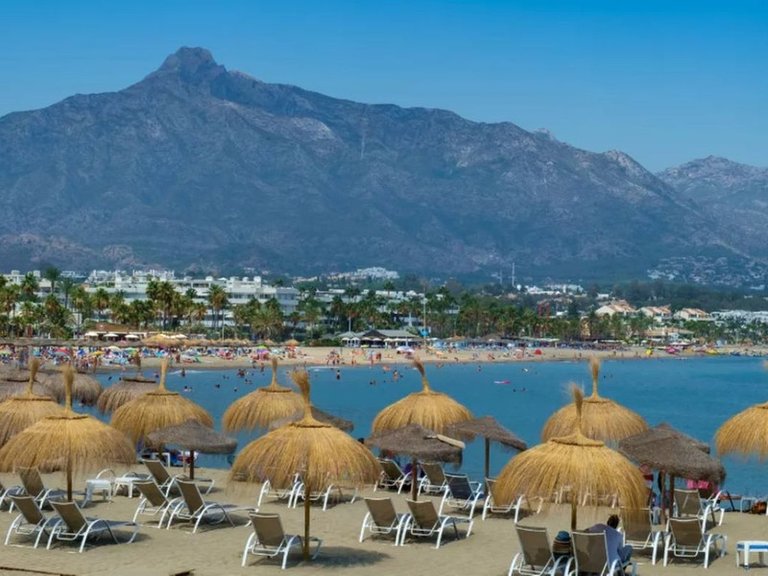 Apartment for Sale in Puerto Banús, Malaga 11