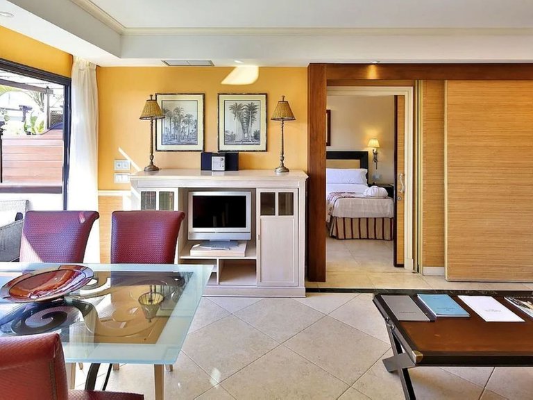 Apartment for Sale in Puerto Banús, Malaga 5