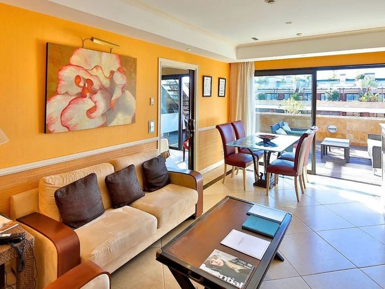 Apartment for Sale in Puerto Banús, Malaga 6