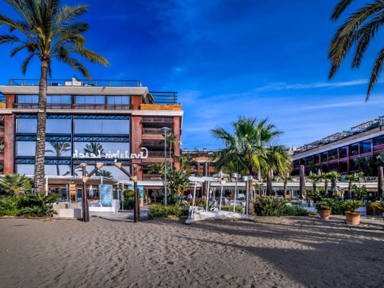 Apartment for Sale in Puerto Banús, Malaga 8