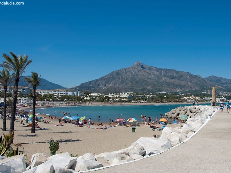 Apartment for Sale in Puerto Banús, Malaga 9