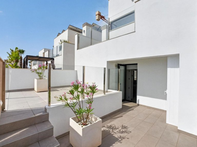Villa for Sale in Guardamar Del Segura, Alicante 34