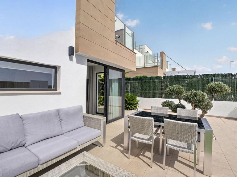 Villa for Sale in Guardamar Del Segura, Alicante 40
