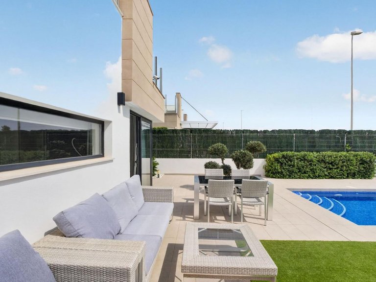 Villa for Sale in Guardamar Del Segura, Alicante 5