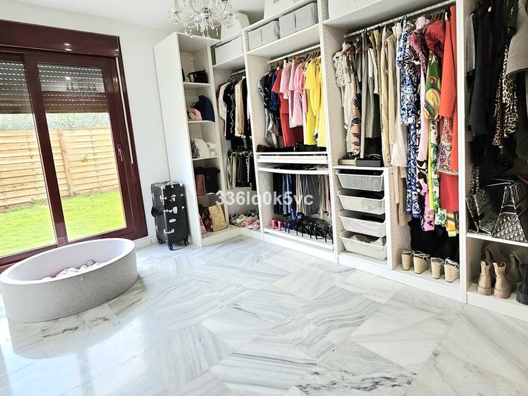 Villa for Sale in Benahavís, Malaga 15