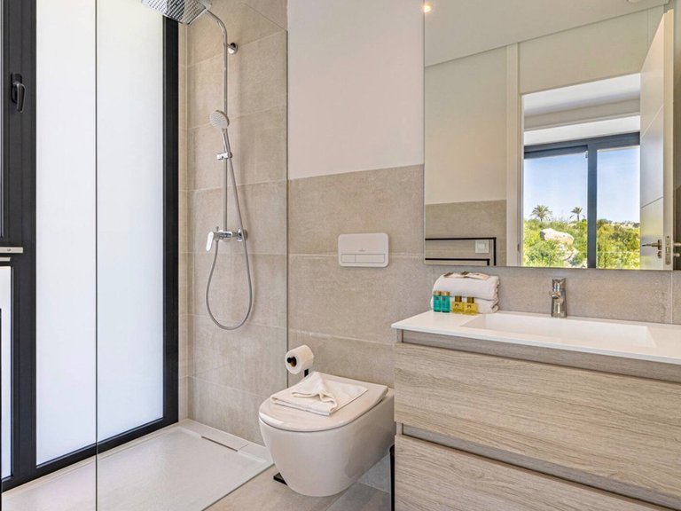 Villa for Sale in Los Flamingos, Malaga 15
