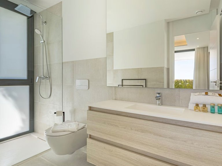 Villa for Sale in Los Flamingos, Malaga 17