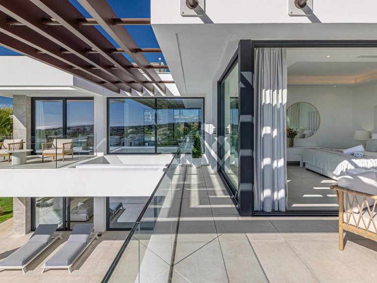 Villa for Sale in Los Flamingos, Malaga 24