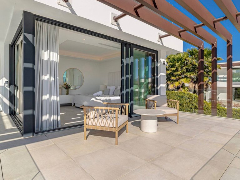 Villa for Sale in Los Flamingos, Malaga 25