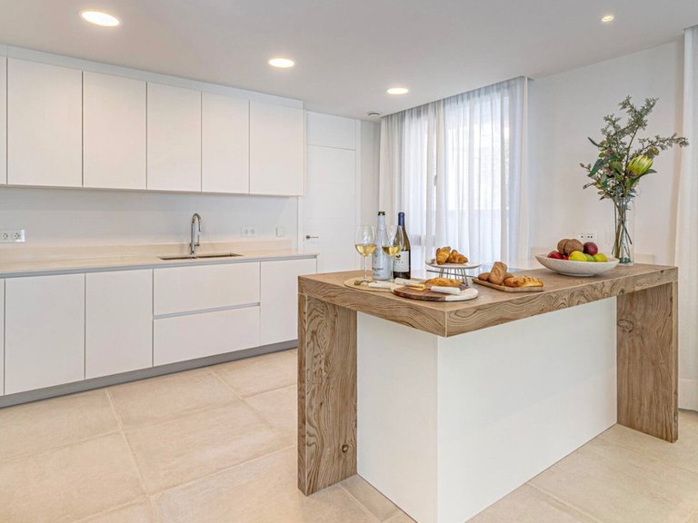 Villa for Sale in Los Flamingos, Malaga 8