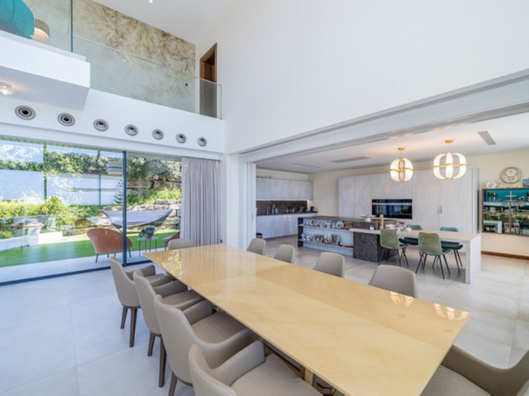 Villa for Sale in Los Arqueros, Malaga 13