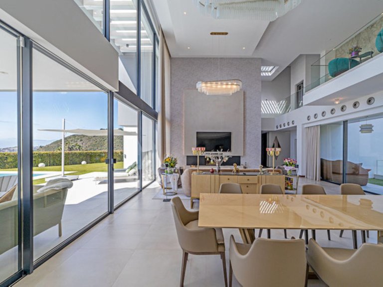 Villa for Sale in Los Arqueros, Malaga 14