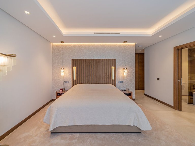 Villa for Sale in Los Arqueros, Malaga 20