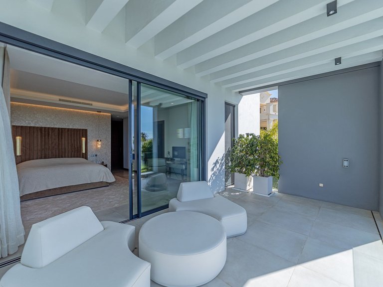 Villa for Sale in Los Arqueros, Malaga 36
