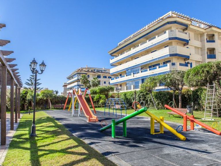 Villa for Sale in San Luis De Sabinillas, Malaga 4