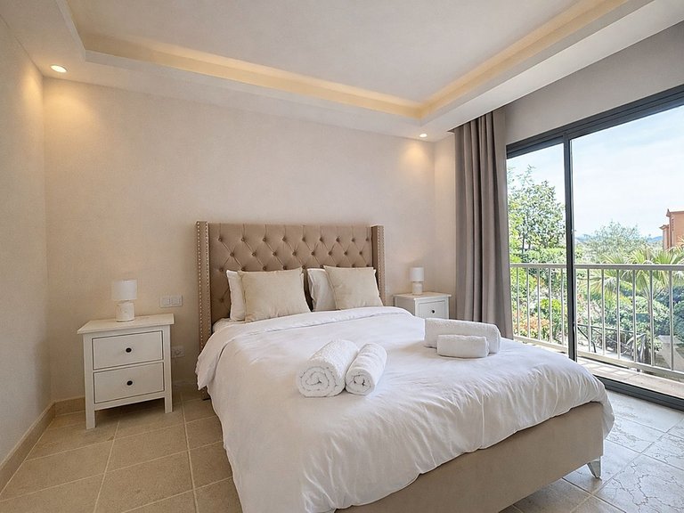 Apartment for Sale in Los Flamingos, Malaga 14