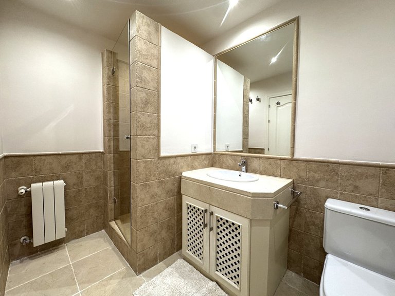 Apartment for Sale in Los Flamingos, Malaga 16