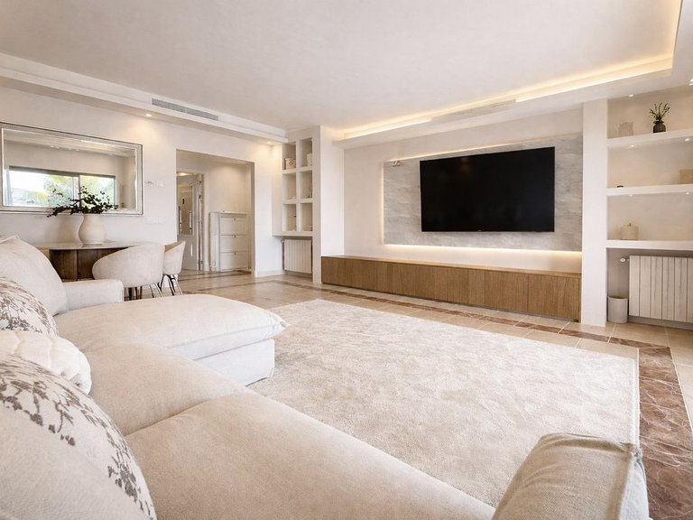 Apartment for Sale in Los Flamingos, Malaga 5