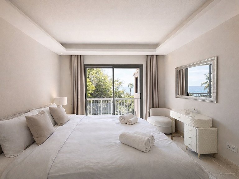 Apartment for Sale in Los Flamingos, Malaga 9