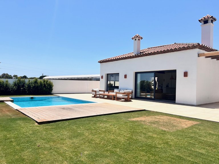 Villa for Sale in New Golden Mile, Malaga 25