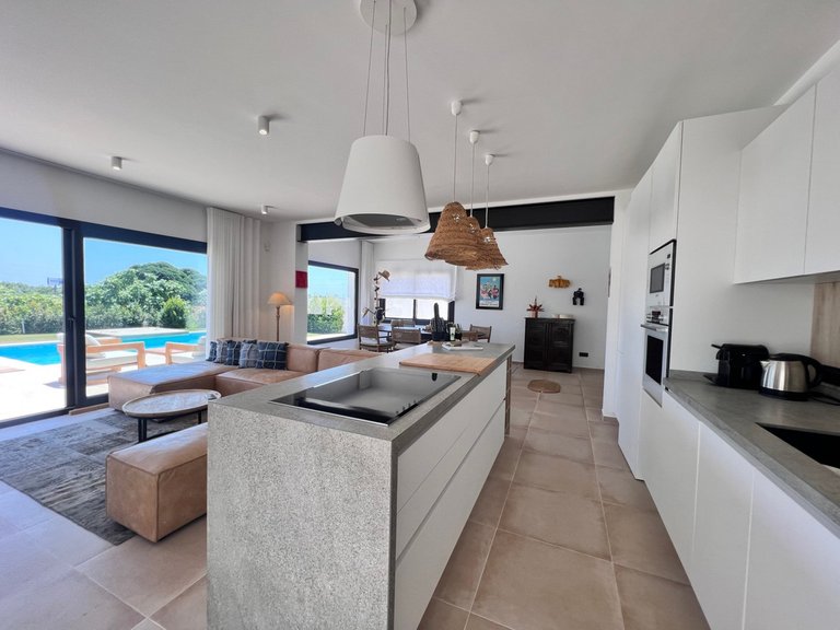 Villa for Sale in New Golden Mile, Malaga 8