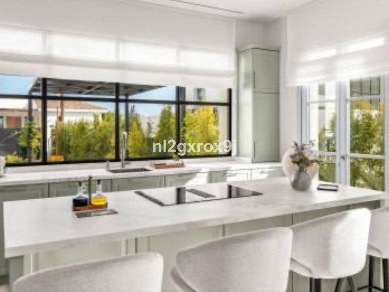 Villa for Sale in Nueva Andalucía, Malaga 13