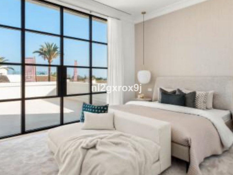 Villa for Sale in Nueva Andalucía, Malaga 17