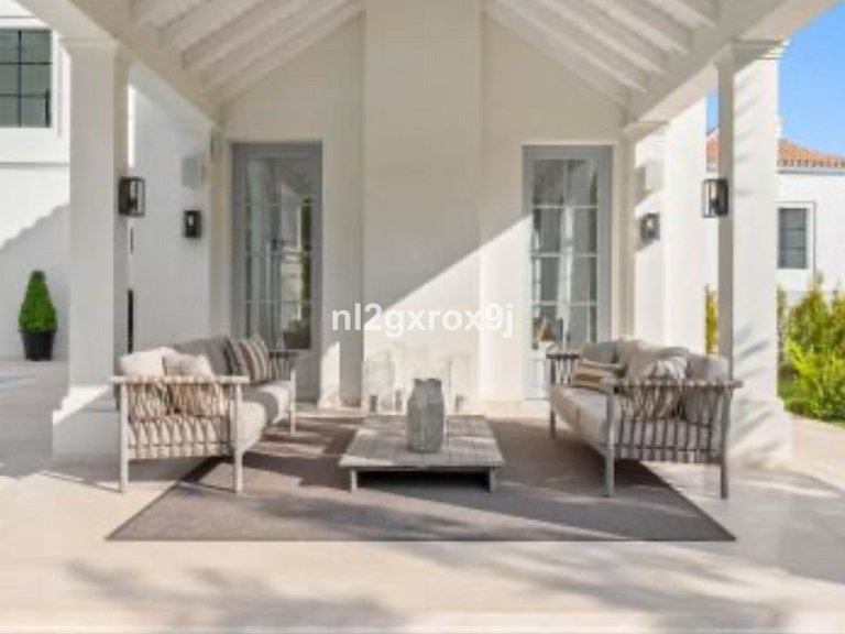 Villa for Sale in Nueva Andalucía, Malaga 35
