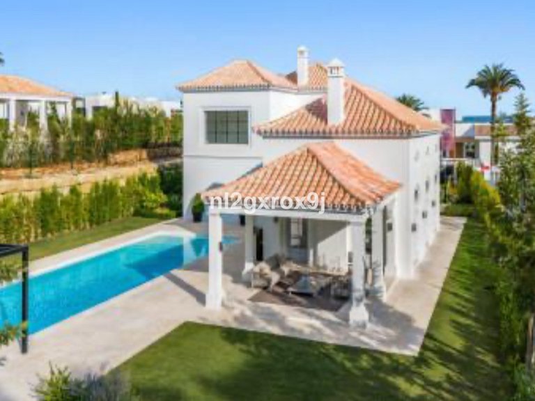 Villa for Sale in Nueva Andalucía, Malaga 37
