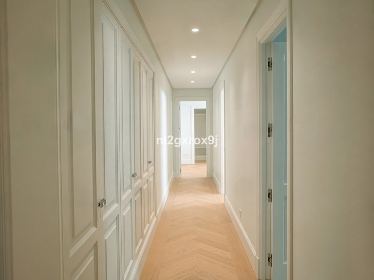 Villa for Sale in Nueva Andalucía, Malaga 4