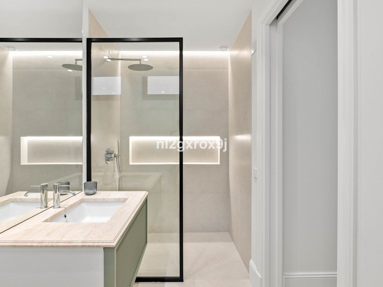 Villa for Sale in Nueva Andalucía, Malaga 43