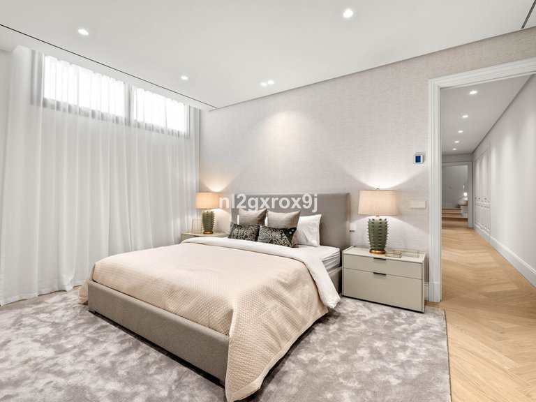 Villa for Sale in Nueva Andalucía, Malaga 46