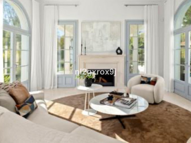 Villa for Sale in Nueva Andalucía, Malaga 9