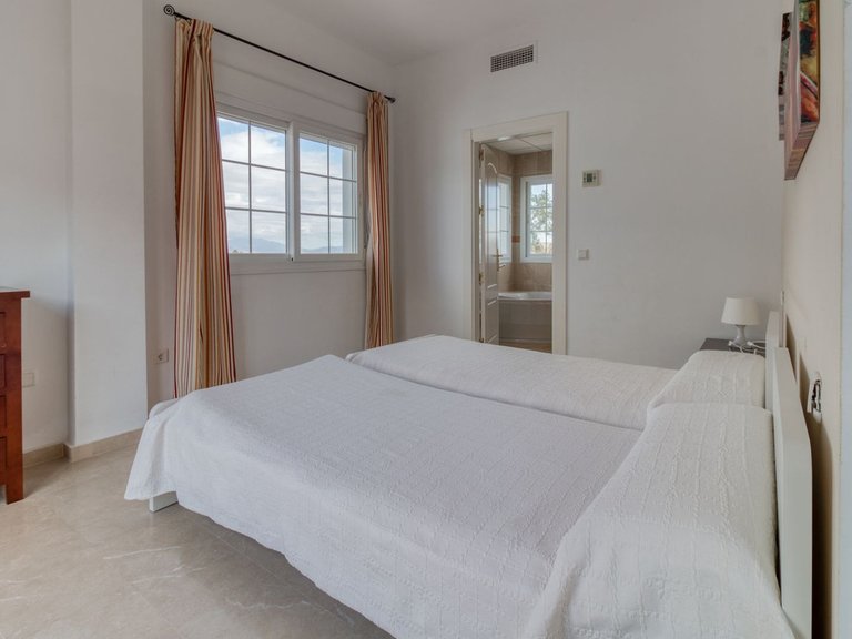Villa for Sale in Alhaurín De La Torre, Malaga 14