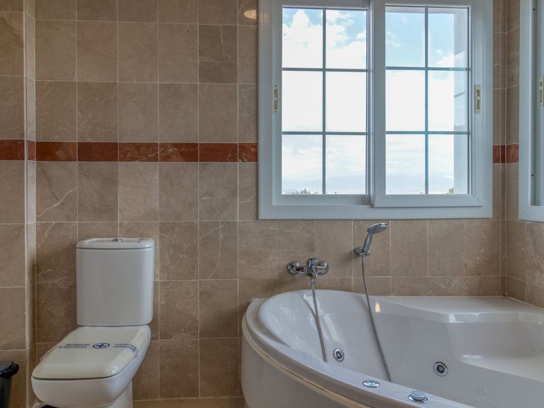 Villa for Sale in Alhaurín De La Torre, Malaga 17