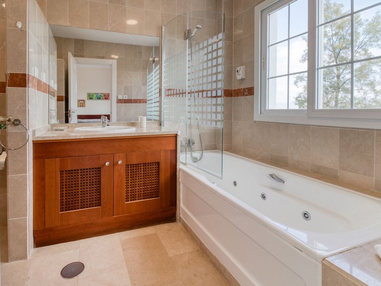 Villa for Sale in Alhaurín De La Torre, Malaga 23