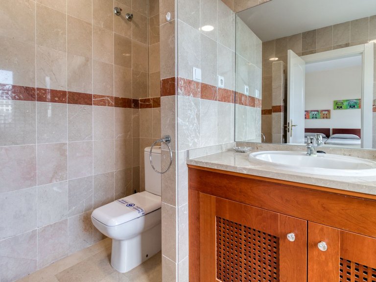Villa for Sale in Alhaurín De La Torre, Malaga 24