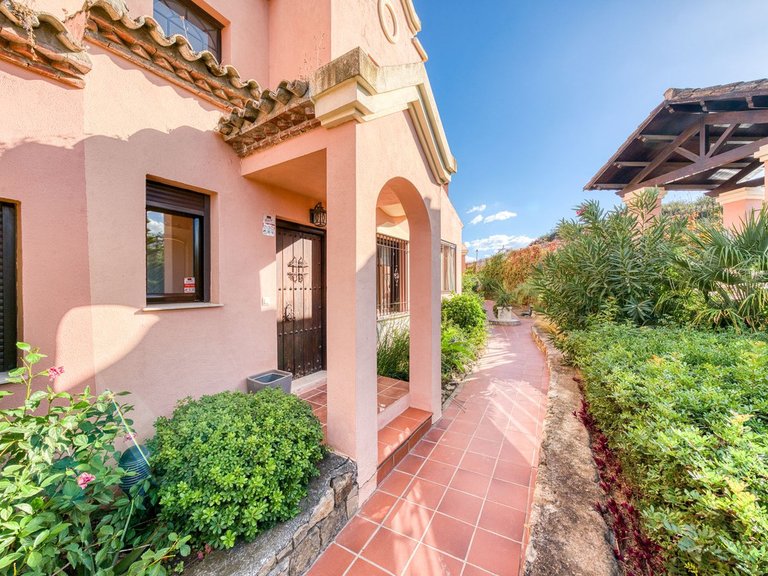 Villa for Sale in Estepona, Malaga 10