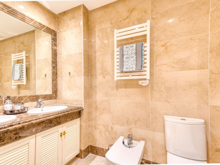 Villa for Sale in Estepona, Malaga 25