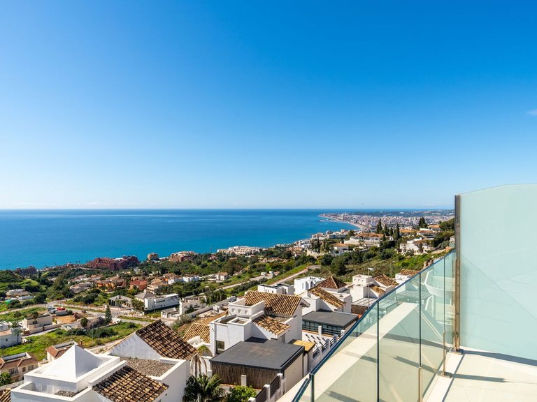 Apartment for Sale in Benalmadena Pueblo, Malaga 6