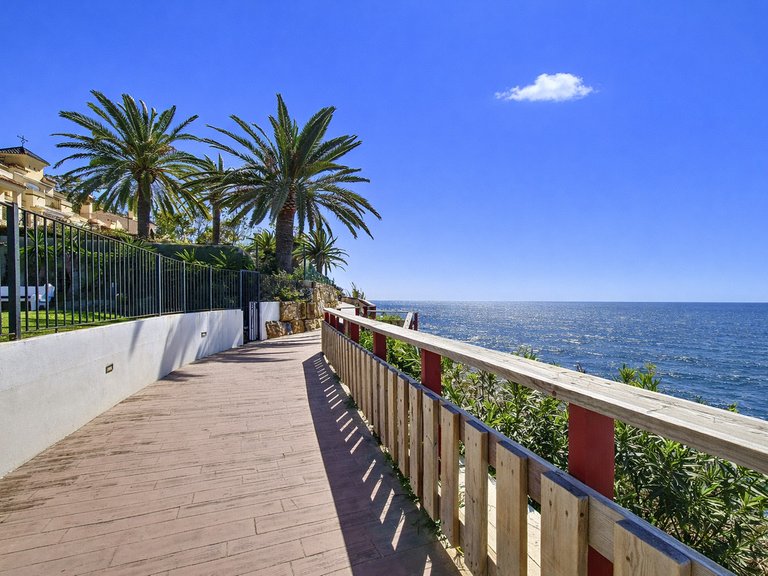 Villa for Sale in Estepona, Malaga 31