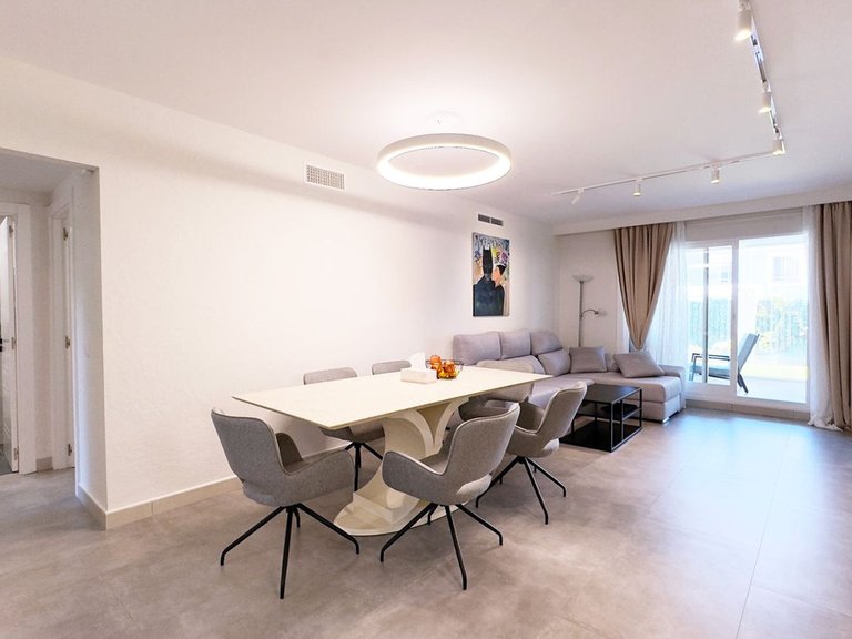 Apartment for Sale in El Paraiso, Malaga 1