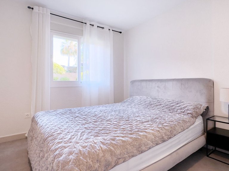 Apartment for Sale in El Paraiso, Malaga 14