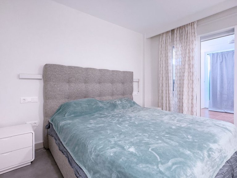 Apartment for Sale in El Paraiso, Malaga 18